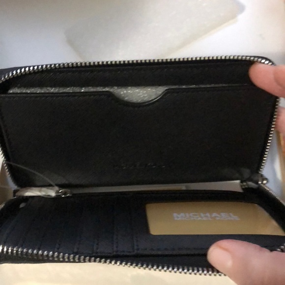 Michael Kors Wristlet/Phone Case - Picture 2 of 2
